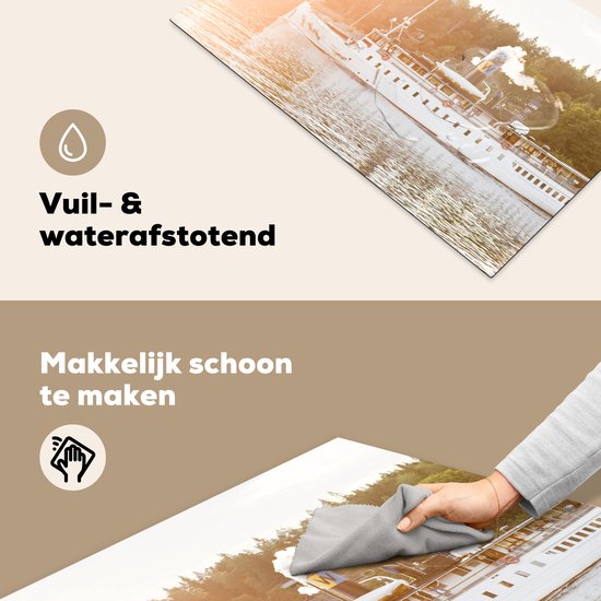 KitchenYeah® Inductie beschermer 81x52 cm - Stoomboot op een meer - Kookplaataccessoires - Afdekplaat voor kookplaat - Inductiebeschermer - Inductiemat - Inductieplaat mat
