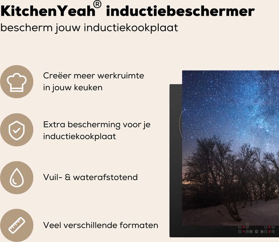 KitchenYeah® Inductie beschermer 81.6x52.7 cm - Sterrenhemel - Landschap - Zweden - Sneeuw - Winter - Kookplaataccessoires - Afdekplaat voor kookplaat - Inductiebeschermer - Inductiemat - Inductieplaat mat