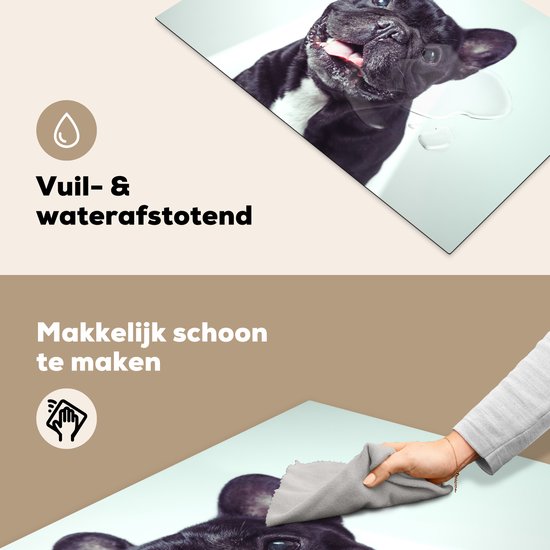 KitchenYeah® Inductie beschermer 81.6x52.7 cm - Franse Bulldog - Zwart - Stoel - Kookplaataccessoires - Afdekplaat voor kookplaat - Inductiebeschermer - Inductiemat - Inductieplaat mat