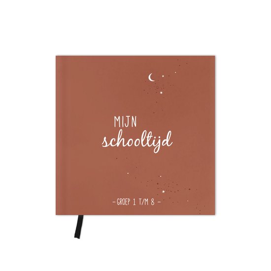 Roestbruin schoolinvulboek met de tekst 'MIJN schooltijd - GROEP 1 T/M 8'.