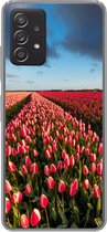 Geschikt voor Samsung galaxy a73 hoesje - Kleurrijke tulpen in Nederlands landschap - Siliconen Telefoonhoesje