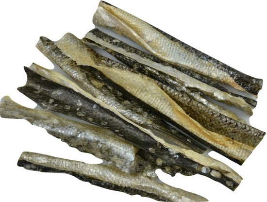 Gedroogde repen zalmhuid, een natuurlijke hondensnack.