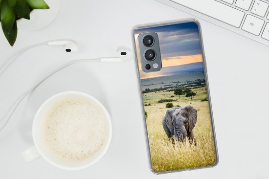 OnePlus Nord 2 5G - Rayons de soleil sur un éléphant dans la savane - Coque en Siliconen pour téléphone