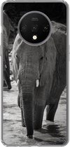 Geschikt voor OnePlus 7T hoesje - Olifant - Dieren - Water - Zwart wit - Siliconen Telefoonhoesje