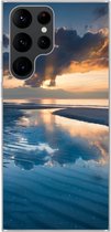 Geschikt voor Samsung Galaxy S22 Ultra hoesje - Zonsondergang bij de Nederlandse kust - Siliconen Telefoonhoesje