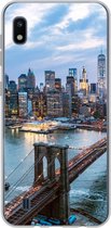 Geschikt voor Samsung Galaxy A10 hoesje - New York - Brooklyn Bridge - Boot - Siliconen Telefoonhoesje