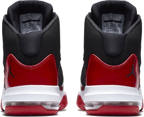 Nike Jordan Max Aura - Maat 38.5 - Kinder Sneakers - Zwart/Rood - Nike