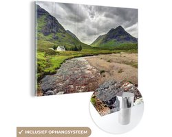 MuchoWow® Glasschilderij 30x20 cm - Schilderij acrylglas - Uitzicht met groene omgeving van Glen Coe in Schotland - Foto op glas - Schilderijen