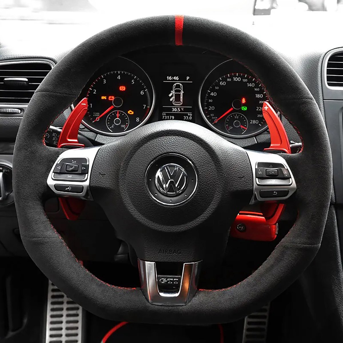 JDtuning® | Premium Alcantara stuurhoes | Geschikt voor Golf 6 DSG GTD GTI R Scirocco Passat Polo Tiguan Volkswagen – Rood