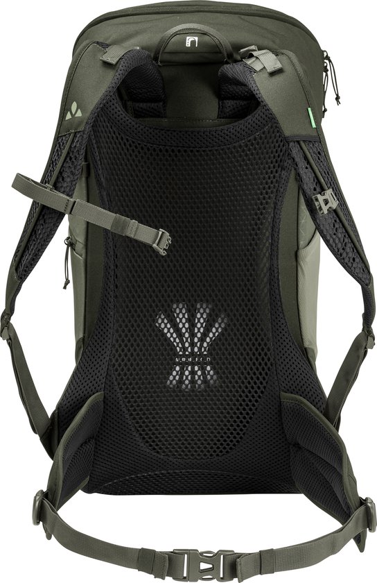 Achterkant van groene VAUDE rugzak met mesh en ventilatie.