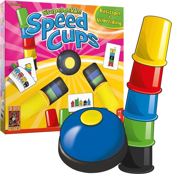 De speldoos van Stapelgekke Speed Cups, met gekleurde cups, kaarten en een bel. Een stapel cups is rechts van de doos.