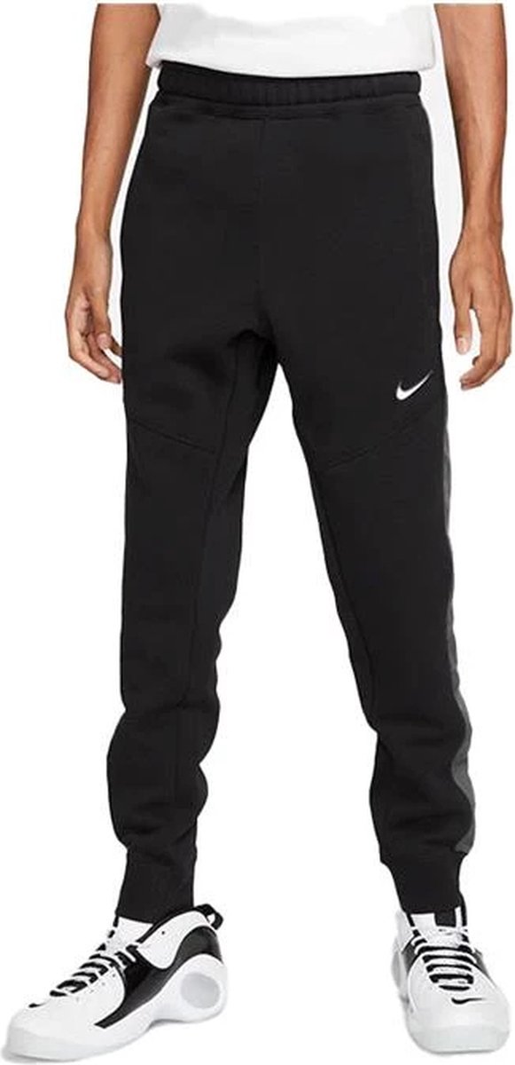 Nike Essential Fleece Jogger joggingbroek heren Zwart