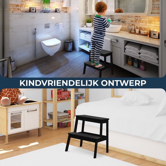 Zwart bamboe opstapje met twee treden in een badkamer en slaapkamer.