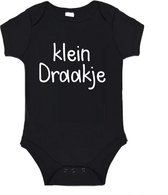 Soft Touch Rompertje (zwart) met witte Tekst - Klein draakje | Baby rompertje met leuke tekst | | kraamcadeau | 0 tot 3 maanden | GRATIS verzending