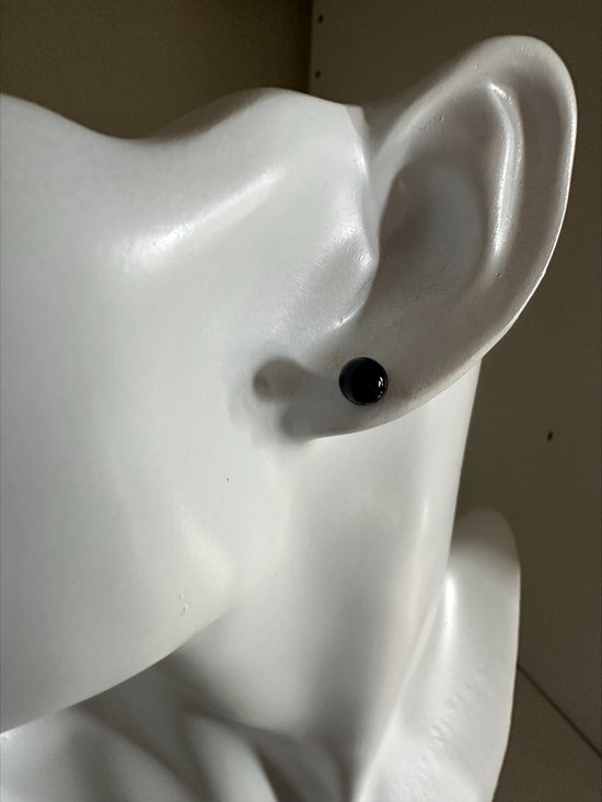 zwarte oorknopjes 0.5 cm diameter