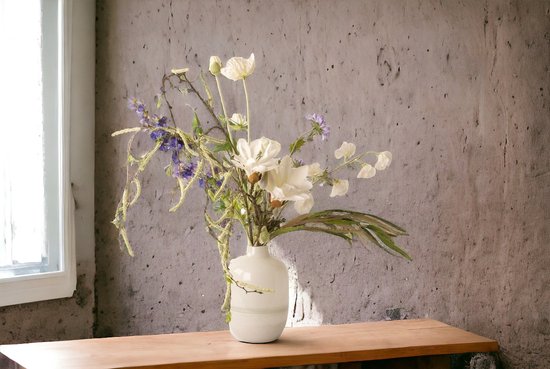 WinQ -Veldboeket van zijden bloemen compleet- Inclusief witte glasvaas - Kunstbloemen in Wit met Blauw