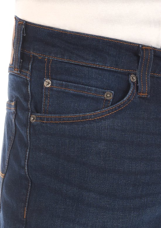 Donkerblauwe denim jeans met oranje stiksels, muntzakje en klinknagels.