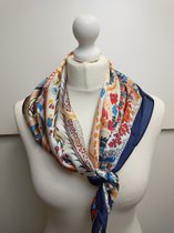 Vierkante dames sjaal Maci fantasiemotief donkerblauw wit rood azuur blauw roze zwart oranje grijs 90x90