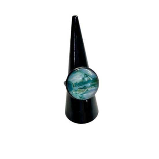 2 Love it Fantasy c - Ring - Verstelbaar in maat - Diameter 20 mm - Lila - Blauw - Groen - Turquoise - Zwart