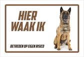 Waakbord/ bord | "Hier waak ik" | 30 x 20 cm | Belgische Herder | Dikte: 1 mm | Herdershond | Mechelse Herder | Gevaarlijke hond | Waakhond | Hond | Betreden op eigen risico | Polystyreen | Rechthoek | Witte achtergrond | 1 stuk