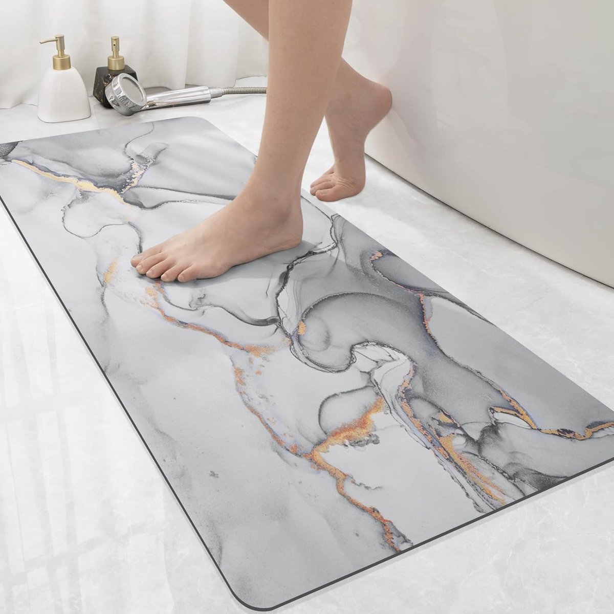 Badmat, antislip, 43 x 110 cm, super absorberend badkamertapijt, sneldrogende badmat, wasbare douchemat voor douche, badkuip en badkamer, lichtgrijs