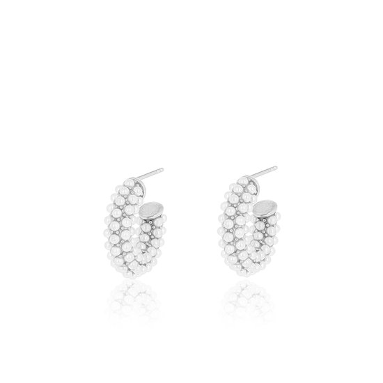 Silver coloured earrings with pearl