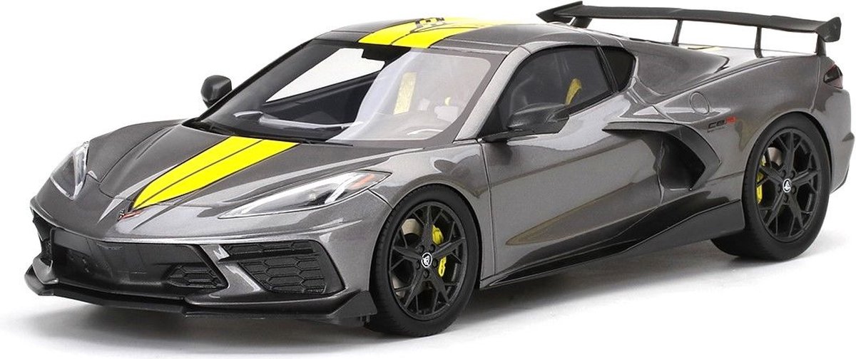 Het 1:18 Diecast model van de Chevrolet Corvette Stingray IMSA GTLM in Gray van 2021. De fabrikant van het schaalmodel is Truescale Miniatures.Dit model is alleen online beschikbaar.
