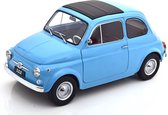 Het 1:12 Diecast-model van de Fiat 500F uit 1968 in lichtblauw. De fabrikant van het schaalmodel is KK Scale. Dit model is alleen online verkrijgbaar