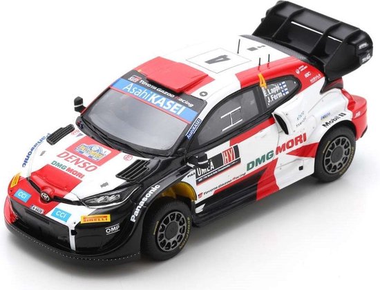 Het 1:43 Diecast-model van de Toyota Yaris GR Rally1 Team Toyota Gazoo Racing WRT #4 van de Zweden Rally van 2022. De rijders waren E. Lappi en J. Ferm. De fabrikant van het schaalmodel is Spark. Dit model is alleen online verkrijgb