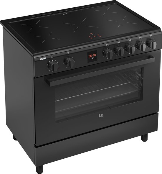 Zwart inductiefornuis ETNA FI590ZWA, met gesloten oven deur, zes kookzones en digitale timer.