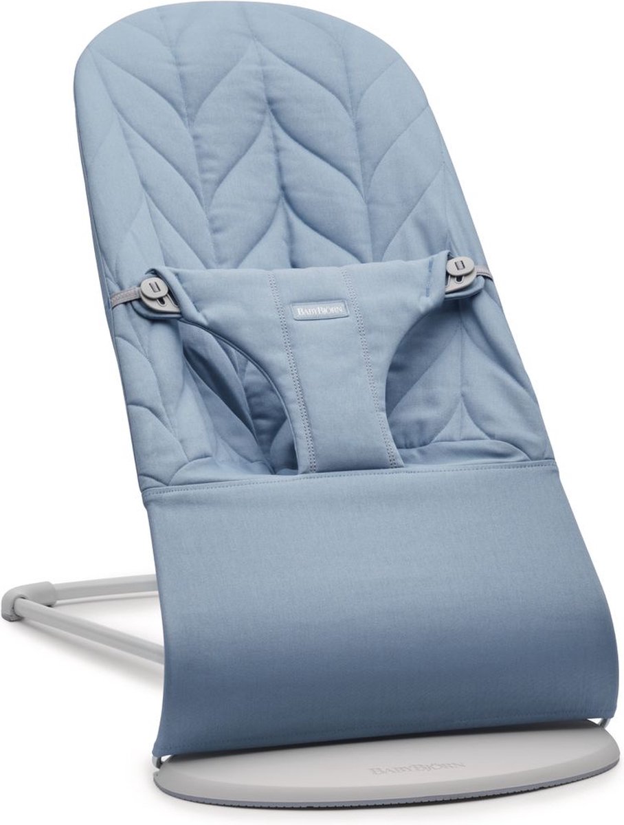 Goedkoopste BabyBjörn Wipstoel Bliss - Geweven kroonblad quilt - Blauw - Ergonomisch - Verstelbaar - Inklapbaar