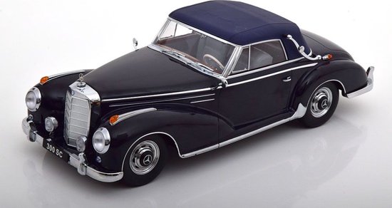 Het 1:18 Diecast-model van de Mercedes-Benz 300SC W188 Cabrio Soft Top uit 1957 in donkerblauw. De fabrikant van het schaalmodel is KK Models. Dit model is alleen online verkrijgbaar