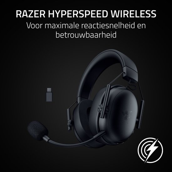 Zwarte Razer gaming headset met microfoon en dongle, met bliksemschicht symbool.
