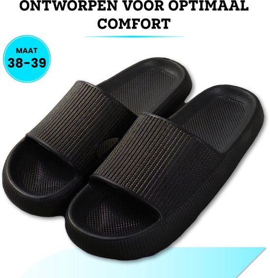 Zwarte slippers, maat 38-39, met dikke zolen.