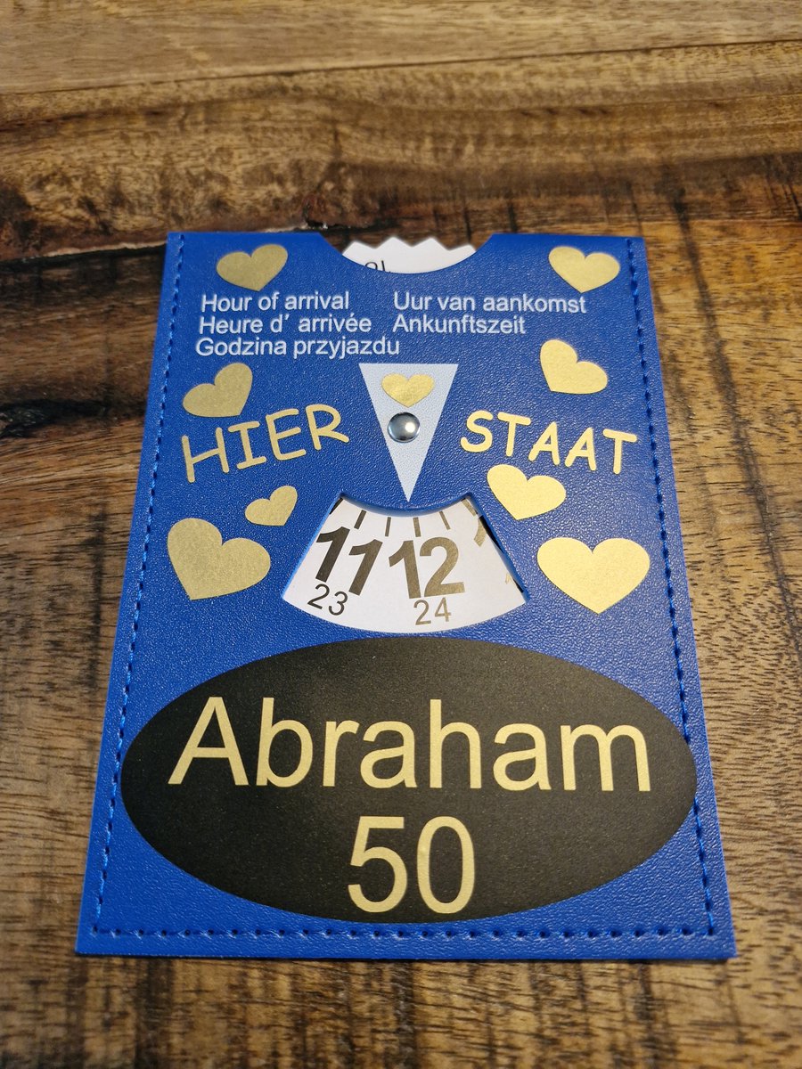 Parkeerschrijf met tekst- Hier staat - Abraham 50 - blauwe zone- parkeerkaart- blauweschijf