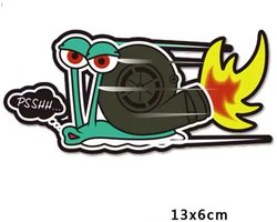GoedeDoelen.Shop | Autosticker Race-Slak | Bumpersticker | Afmeting 13 x 6 CM | Laptopsticker | Slak | Snail | Scootersticker | Grappige Sticker | Weerbestendig