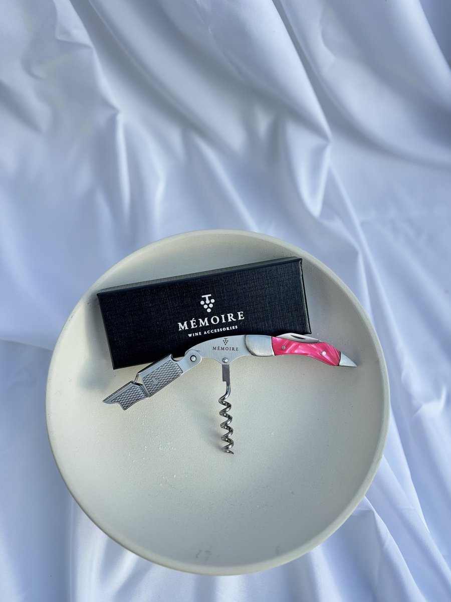 Mémoire® Couteau Sommelier Résine Roze & RVS - Kurkentrekker van Edelhars - 3 in 1 Sommelier mes met Flessenopener en Foliesnijder - Stijlvolle en Duurzame Wijnopener - Perfect voor Horeca en Thuis - Premium Kelnermes voor Wijnliefhebbers — cadeau in Kookcadeaus - foto 2