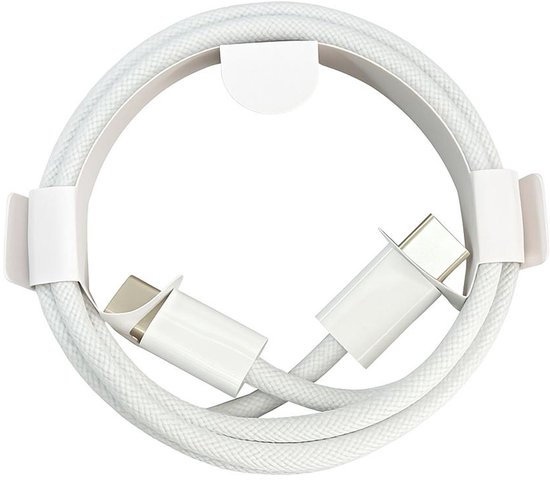 Een witte USB-C kabel is opgerold en opgebonden met witte clips.