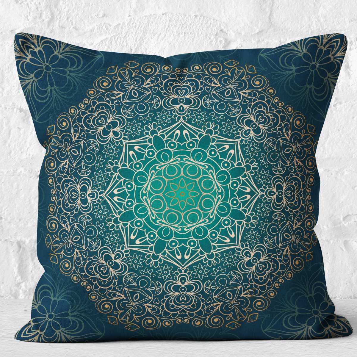 De Groen Home HARMONIE - Sierkussen Velvet - 45x45 - Gold mandala - Inclusief binnenkussen - Aan beide zijdig bedrukt