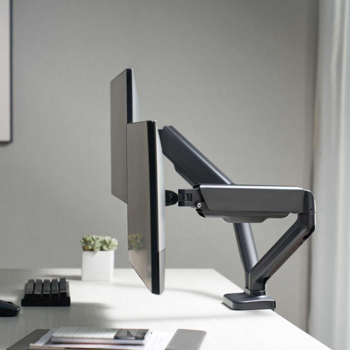 Allteq Dubbele Monitorarm 17-32 inch thumbnail 2