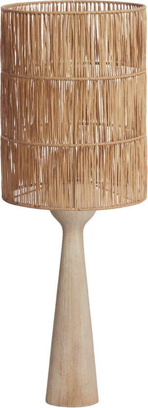Een staande lamp met een tapse, beige voet en een cilindrische lampenkap van naturelkleurig rotan.
