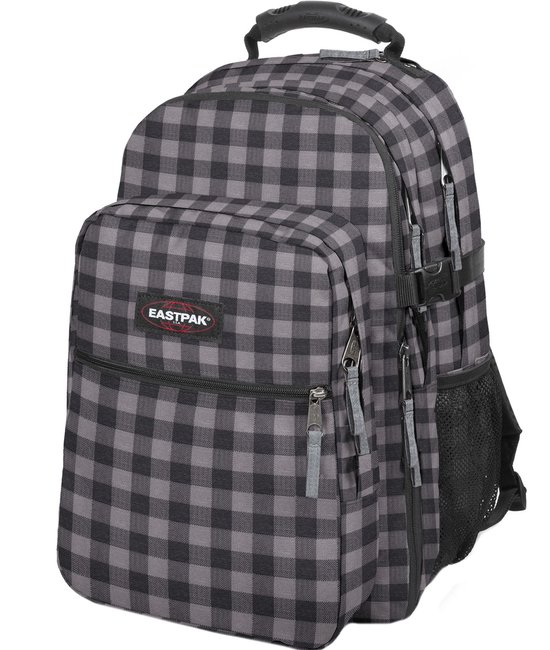 Grijze Eastpak rugzak met ruitenpatroon en zwart logo.