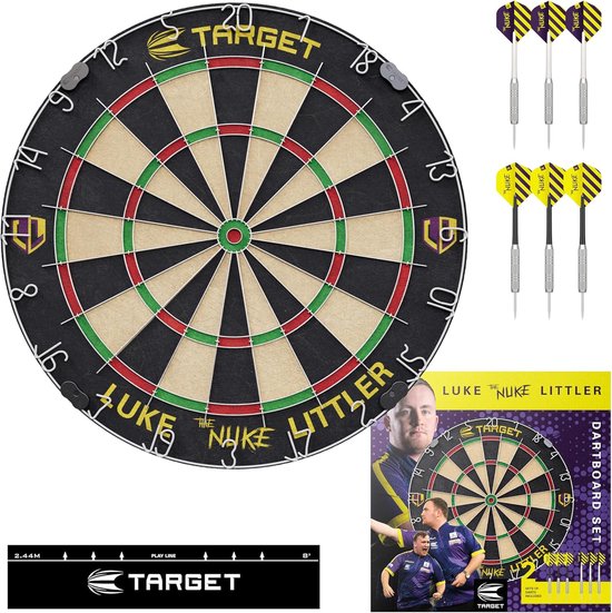 Target Darts Luke Littler Dartbord Set | Player Edition 'The Nuke' Dartbord Set met 2 Sets Steel Tip Darts, Wedstrijd Standaard Werplijn | Professionele Dart Opstelling & Accessoires