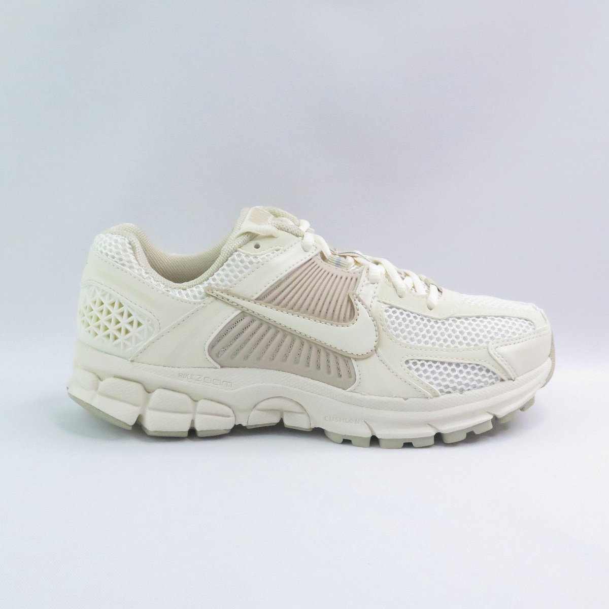 Nike Zoom Vomero 5 Limited Edition Pale Unisex Valt Klein LET OP! Doos Zonder Deksel Ivoor