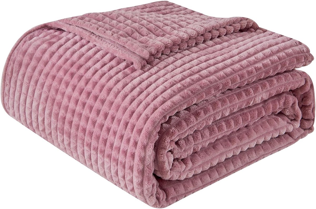 Famanu Fleecedeken voor op de bank, zacht, pluizig, 3D-gevoelservaring, warme, behaaglijke sprei, veelzijdige enkele flanellen deken voor op het bed, bank, bank of fauteuils, paars, 200 x 230 cm