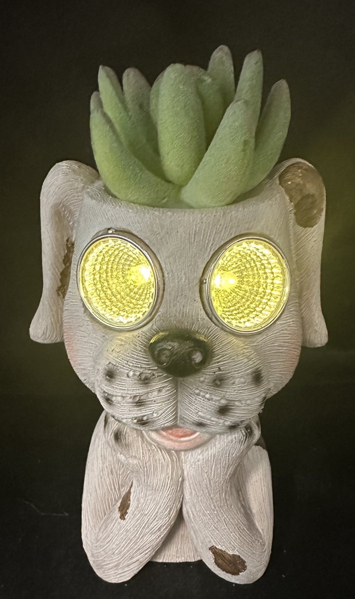 Decoratieve solarlamp "hond met kunststof plant" - meerkleurig - polyresin - met kunststof plant en 2 LEDs - Staand model - hoogte 15 x 11 x 7 cm - Tuindecoratie - Tuinverlichting