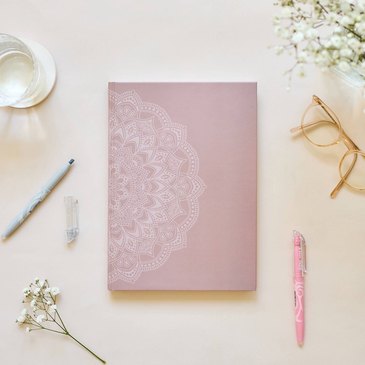Planjeweek.nl | Weekplanner medium / A5+ planner - Mandala - Ongedateerde prikkelarme agenda / planner / prikkelplanner / weekplanner / werkplanner - Plan per kwartier - Jaaragenda / jaarplanner - Autisme, ADHD, ADD en burn-out / Prikkelvrije planner