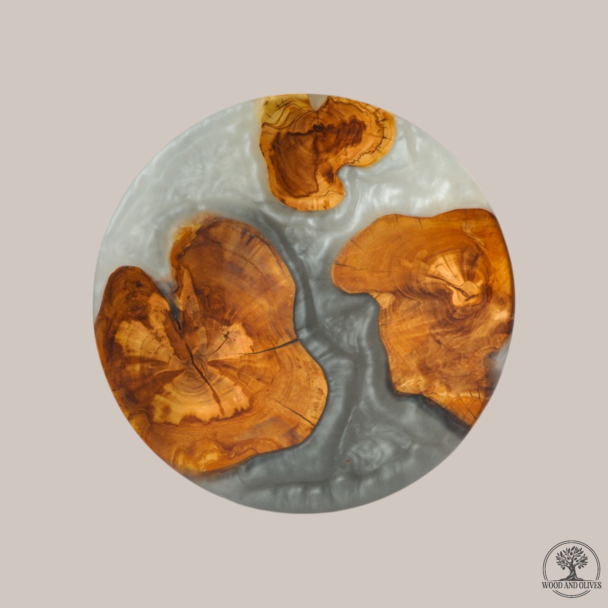 Wood and Olives - Olijfhouten Serveerplank met Epoxy (Rond) - Antraciet-Wit - Handgemaakt - 35 cm