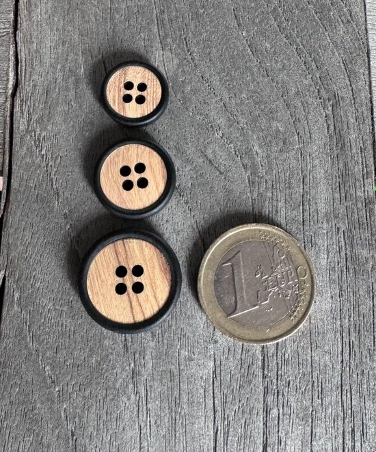 10 stuks platte houten knopen van echt olijfhout, 2 gaten, Europese productie, zichtbare nerf, verhoogde rand, natuur (18 mm 10 stuks platte houten knopen van echt olijfhout, 2 gaten, Europese productie, zichtbare nerf, verhoogde rand, natuur (18 mm