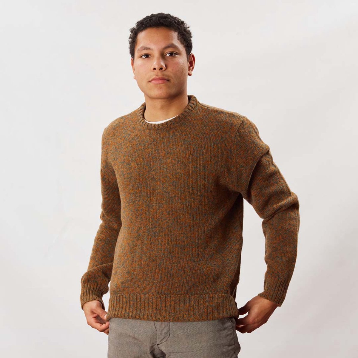 Osborne Knitwear Trui met vervilte ronde hals - Lamswol - Landscape/Ember - M